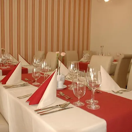 Koruna Hotel 3*