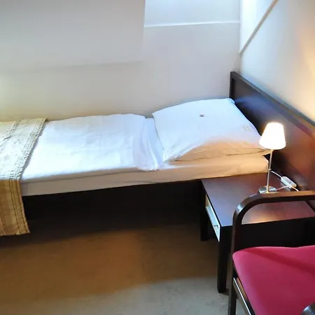 克朗酒店 3*
